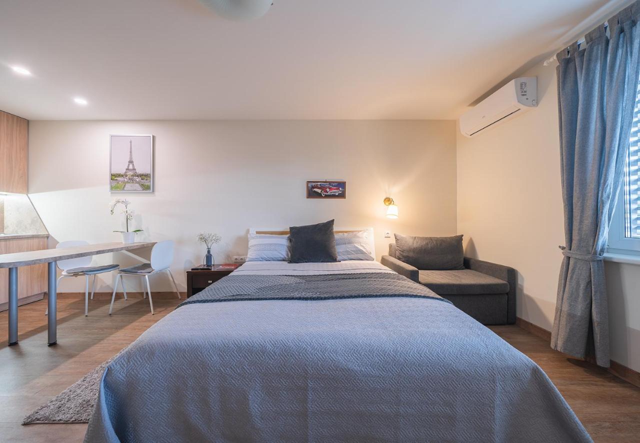 Gyneju Self Check-In Apartments Vilnius Bagian luar foto